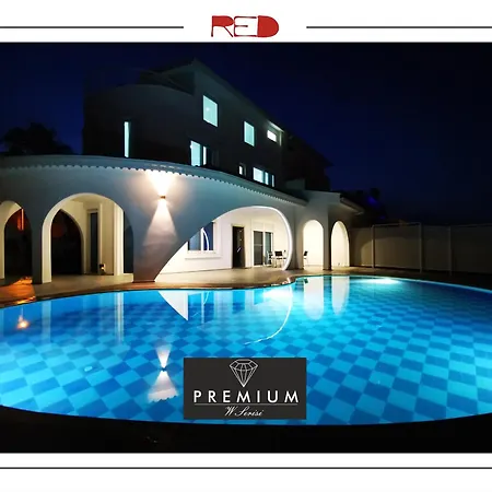 Exclusive With Private Pool, Bbq, And Elegant Design
